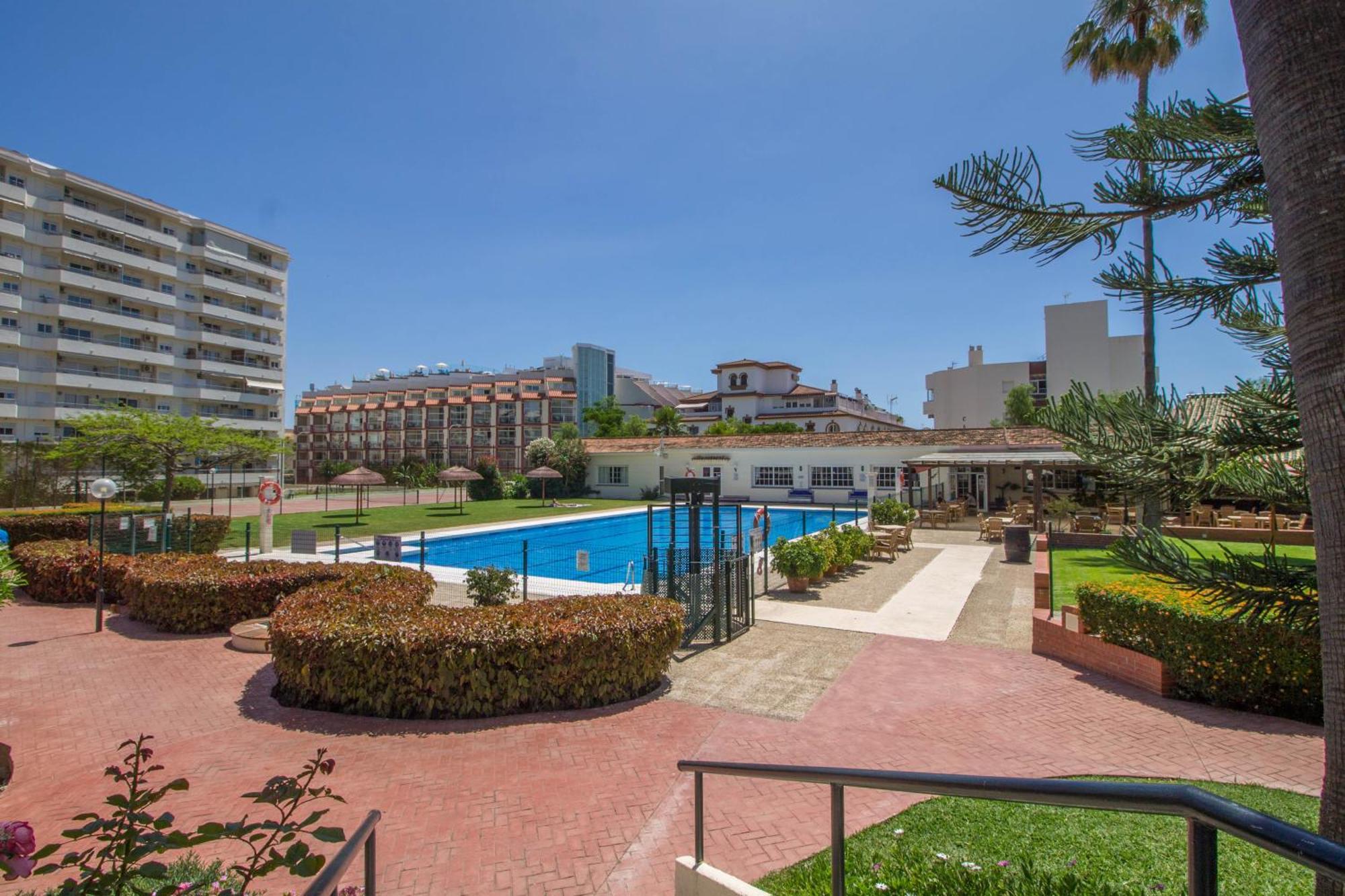 Carihuela Palace 417 By Ivi Real Estate ตอร์เรโมลิโนส ภายนอก รูปภาพ
